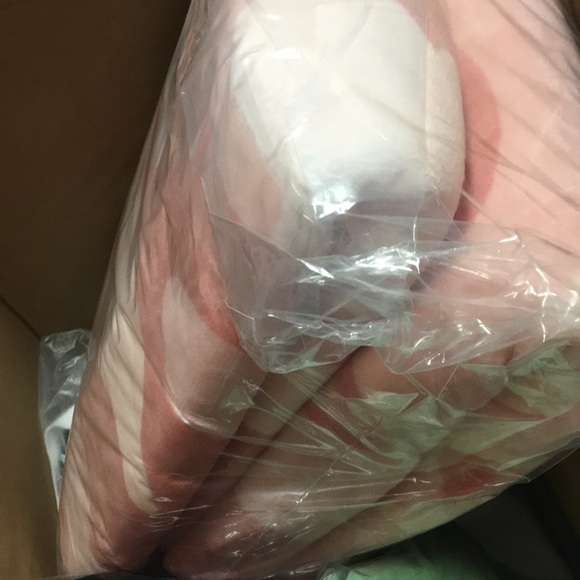 โ๏ธLAST๐VS PINK PINK CAMO LOGO SHERPA BLANKET - Picture 5 of 6